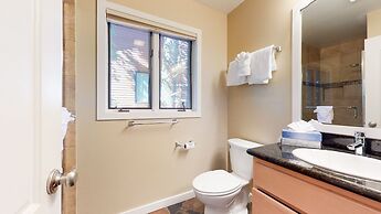 Bridges Townhome 13 Mountain View Townhome just Steps to the Slopes wi