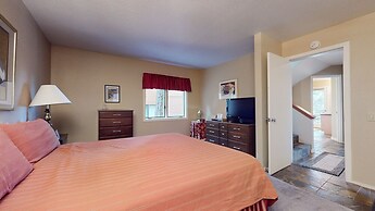 Bridges Townhome 13 Mountain View Townhome just Steps to the Slopes wi