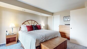 Bridges Townhome 13 Mountain View Townhome just Steps to the Slopes wi