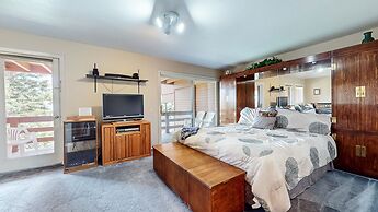 Bridges Townhome 13 Mountain View Townhome just Steps to the Slopes wi