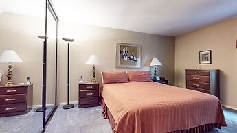 Bridges Townhome 13 Mountain View Townhome just Steps to the Slopes wi