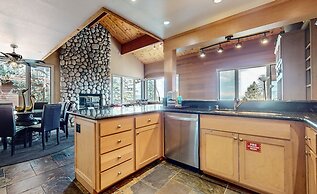 Bridges Townhome 13 Mountain View Townhome just Steps to the Slopes wi