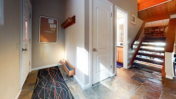 Bridges Townhome 13 Mountain View Townhome just Steps to the Slopes wi