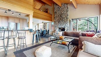 Bridges Townhome 13 Mountain View Townhome just Steps to the Slopes wi