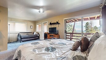 Bridges Townhome 13 Mountain View Townhome just Steps to the Slopes wi