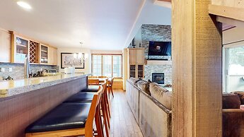 Sierra Megeve 7 Deluxe Remodeled Condo, Just A Short Walk To Canyon Lo
