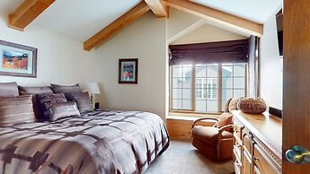 Sierra Megeve 7 Deluxe Remodeled Condo, Just A Short Walk To Canyon Lo