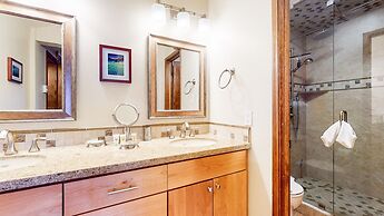 Sierra Megeve 7 Deluxe Remodeled Condo, Just A Short Walk To Canyon Lo