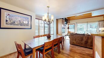 Sierra Megeve 7 Deluxe Remodeled Condo, Just A Short Walk To Canyon Lo