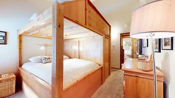 Sierra Megeve 7 Deluxe Remodeled Condo, Just A Short Walk To Canyon Lo