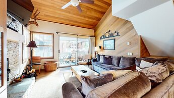 Sierra Megeve 7 Deluxe Remodeled Condo, Just A Short Walk To Canyon Lo