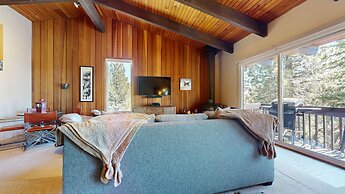 Mammoth West 140 Pet-Friendly Updated Condo, Just A Short Walk to Cany