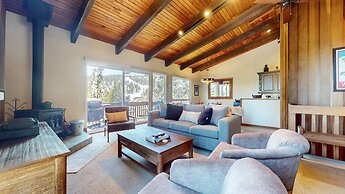 Mammoth West 140 Pet-Friendly Updated Condo, Just A Short Walk to Cany