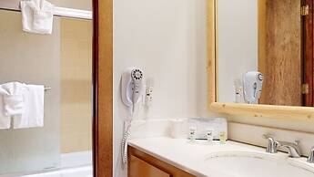 Mammoth West 140 Pet-Friendly Updated Condo, Just A Short Walk to Cany