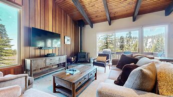 Mammoth West 140 Pet-Friendly Updated Condo, Just A Short Walk to Cany