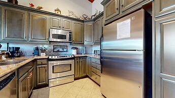 Mammoth West 140 Pet-Friendly Updated Condo, Just A Short Walk to Cany