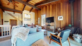 Mammoth West 140 Pet-Friendly Updated Condo, Just A Short Walk to Cany