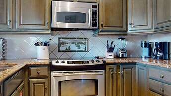 Mammoth West 140 Pet-Friendly Updated Condo, Just A Short Walk to Cany