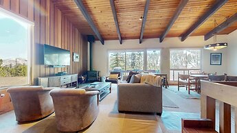 Mammoth West 140 Pet-Friendly Updated Condo, Just A Short Walk to Cany