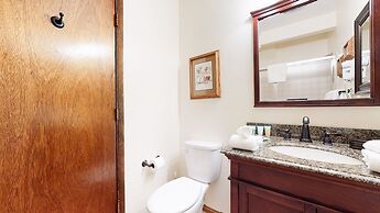 Horizons 4 188 Cozy Condo with Great Complex Amenities, On the Shuttle