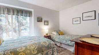 Horizons 4 188 Cozy Condo with Great Complex Amenities, On the Shuttle