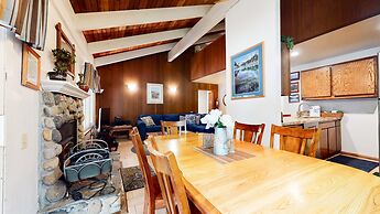 Horizons 4 188 Cozy Condo with Great Complex Amenities, On the Shuttle