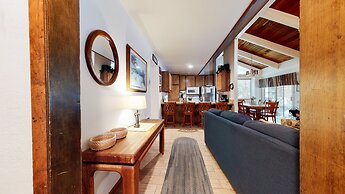 Horizons 4 188 Cozy Condo with Great Complex Amenities, On the Shuttle