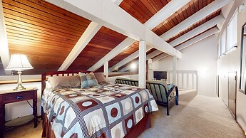 Horizons 4 188 Cozy Condo with Great Complex Amenities, On the Shuttle