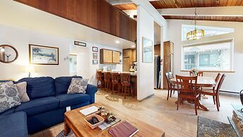 Horizons 4 188 Cozy Condo with Great Complex Amenities, On the Shuttle