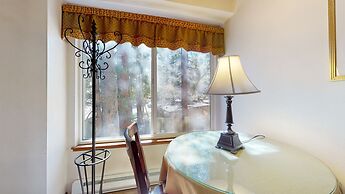 Horizons 4 188 Cozy Condo with Great Complex Amenities, On the Shuttle