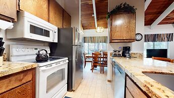 Horizons 4 188 Cozy Condo with Great Complex Amenities, On the Shuttle