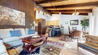 Chateau de Montagne 17 Spacious Family Townhome with Great Complex Ame