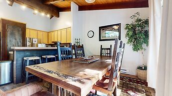 Chateau de Montagne 17 Spacious Family Townhome with Great Complex Ame