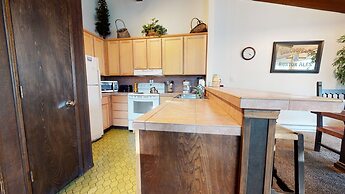 Chateau de Montagne 17 Spacious Family Townhome with Great Complex Ame