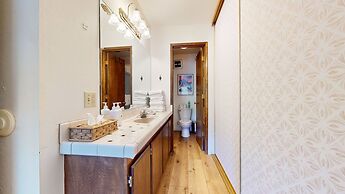 Chateau de Montagne 17 Spacious Family Townhome with Great Complex Ame