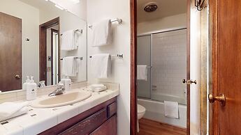 Chateau de Montagne 17 Spacious Family Townhome with Great Complex Ame