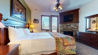 Eagle Run 212 Ski-in Ski-Out Luxury Mountain Cabin with Private Washer