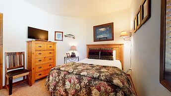 Eagle Run 212 Ski-in Ski-Out Luxury Mountain Cabin with Private Washer