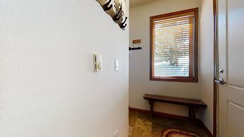 Eagle Run 212 Ski-in Ski-Out Luxury Mountain Cabin with Private Washer