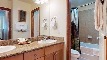 Eagle Run 212 Ski-in Ski-Out Luxury Mountain Cabin with Private Washer