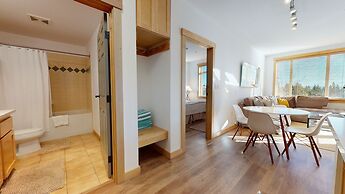 Sunstone 109 Remodeled Condo Great Complex Amenities with Ski-In Ski-O