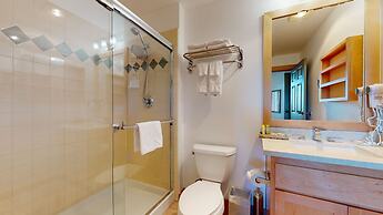 Sunstone 109 Remodeled Condo Great Complex Amenities with Ski-In Ski-O