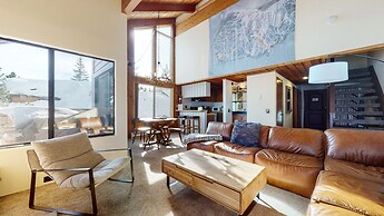 Val Disere 35 Spacious Condo, Balcony With BBQ , Walk To The Village b