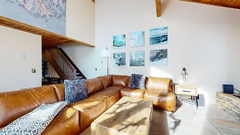 Val Disere 35 Spacious Condo, Balcony With BBQ , Walk To The Village b