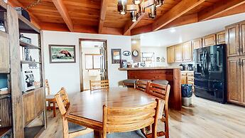 Snowflower 49 Spacious Corner Unit, Private Washer Dryer by RedAwning