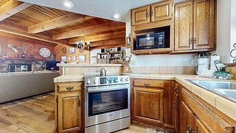 Snowflower 49 Spacious Corner Unit, Private Washer Dryer by RedAwning