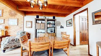 Snowflower 49 Spacious Corner Unit, Private Washer Dryer by RedAwning