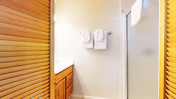 Sierra Manors 75 Cozy and Comfy Condo, On the Shuttle Route by RedAwni