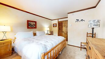 Mammoth West 143 Quiet Condo With Amazing Mountain Views and A Short W