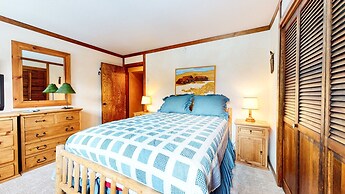 Mammoth West 143 Quiet Condo With Amazing Mountain Views and A Short W